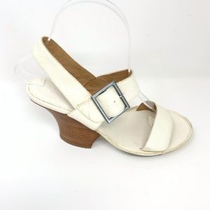 One of 2 Leather Heels Size 7.5 Cream w/ wood heel